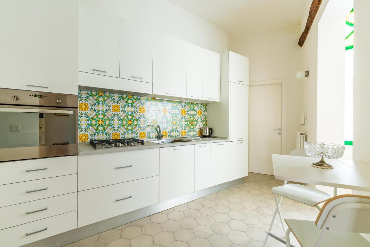 Nova Stylish House In Center By Napoliapartments Экстерьер фото